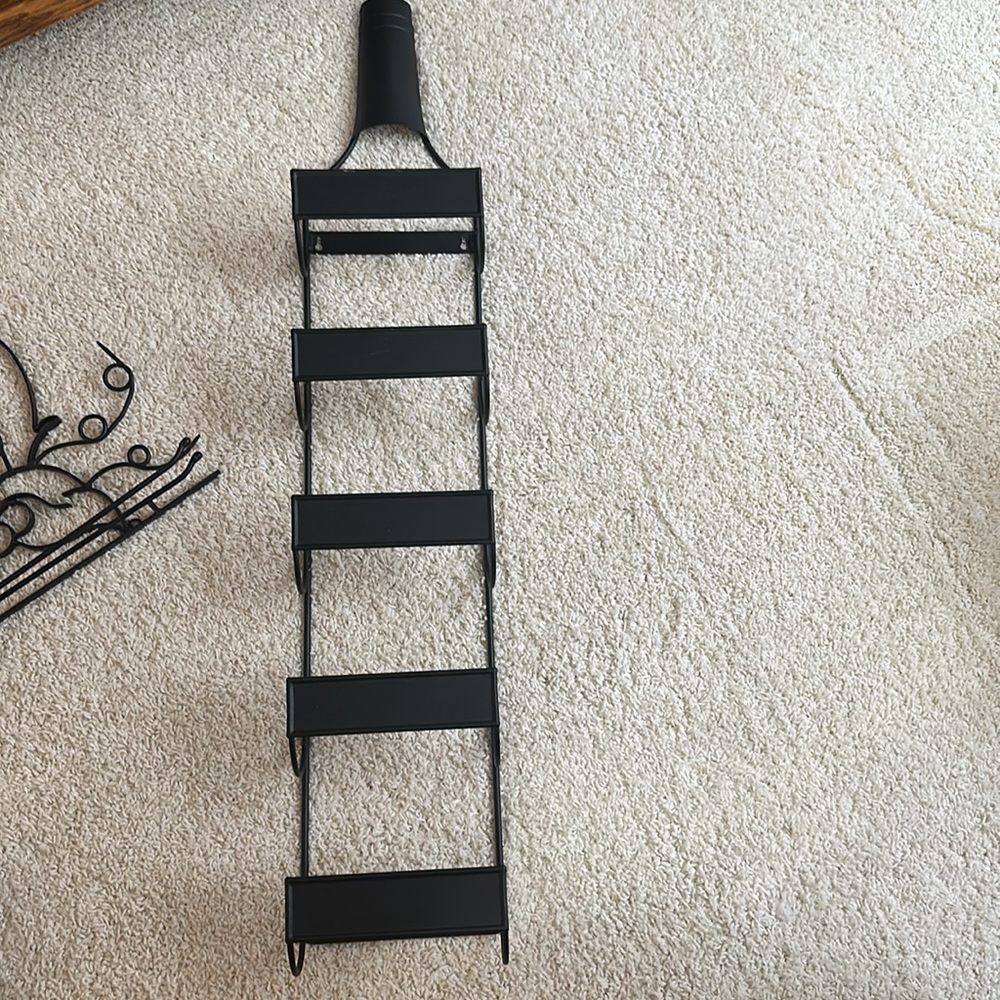 Metal wine rack